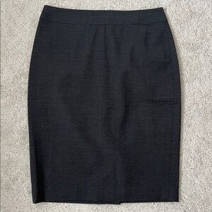 Ann Taylor pin stripe virgin wool blend pencil skirt 00P